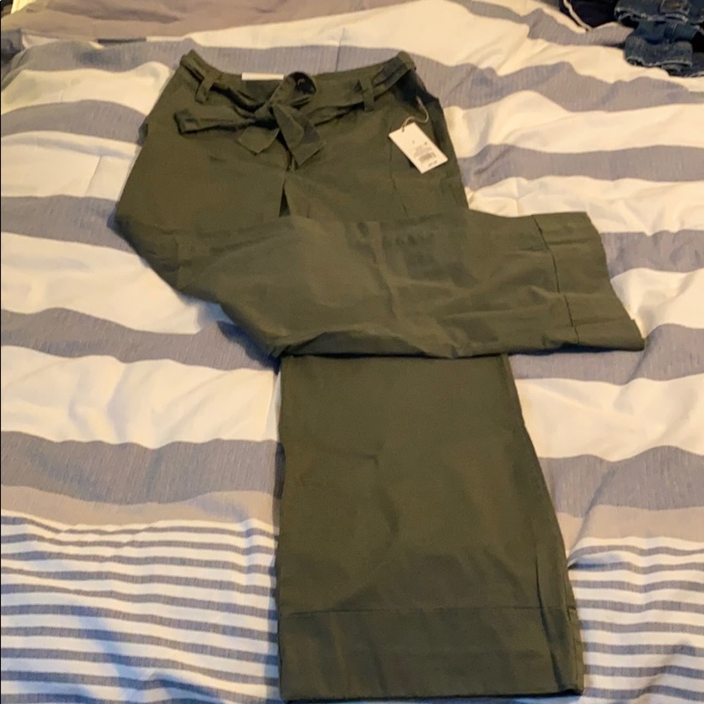 NWT Women’s chino style pants